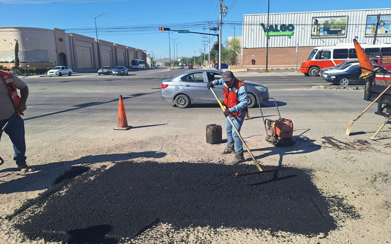 Avanza bacheo en múltiples colonias de Hermosillo este 10 de noviembre