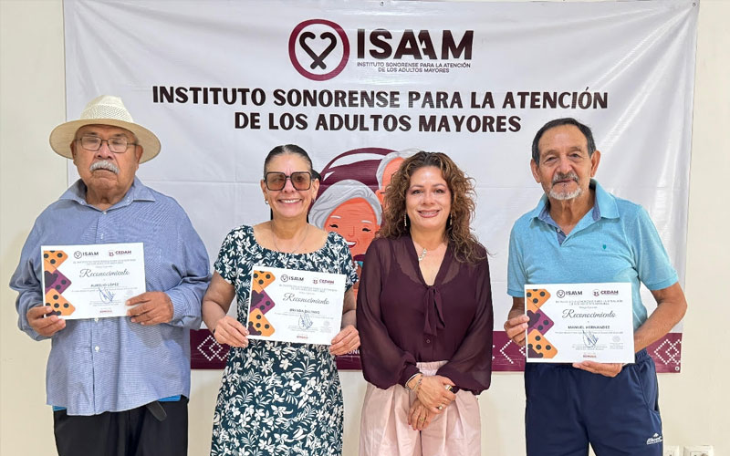 ISAAM realiza competencia de dominó en centros para adultos mayores
