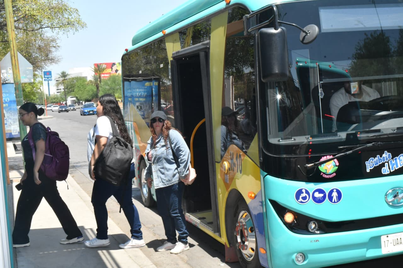 Antonio Astiazarán fortalece movilidad universitaria gratuita