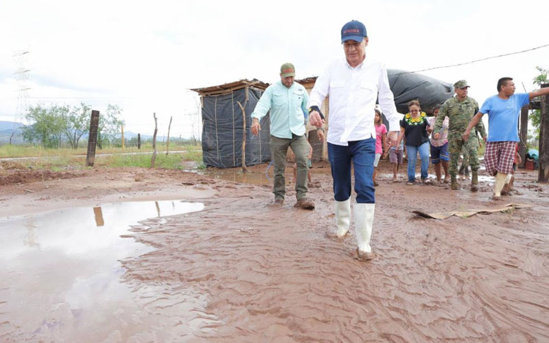 Alfonso Durazo recorre zonas afectadas por “Raymond” y garantiza atención integral a damnificados en Guaymas