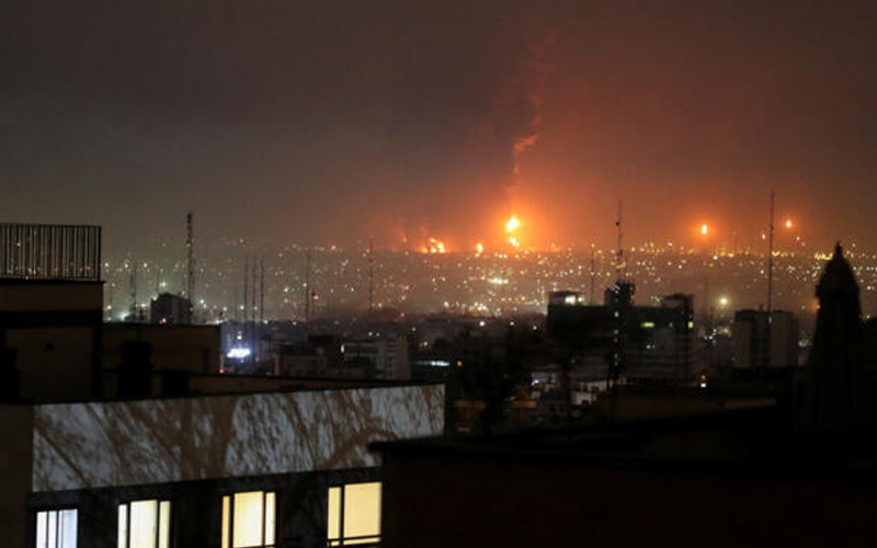 Israel bombardea base aérea en Siria y EU advierte sobre una escalada innecesaria