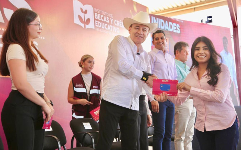 Alfonso Durazo inaugura instalaciones del Conalep en Cananea y entrega becas a más de mil 370 estudiantes