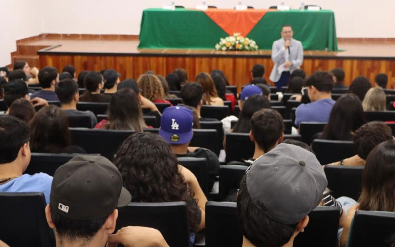 Unisierra participa en seminario internacional en Chile con ponencias sobre sostenibilidad e innovación