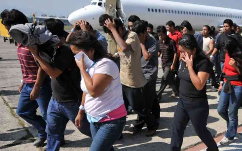 Vivieron en EU más de una década 44% de deportados
