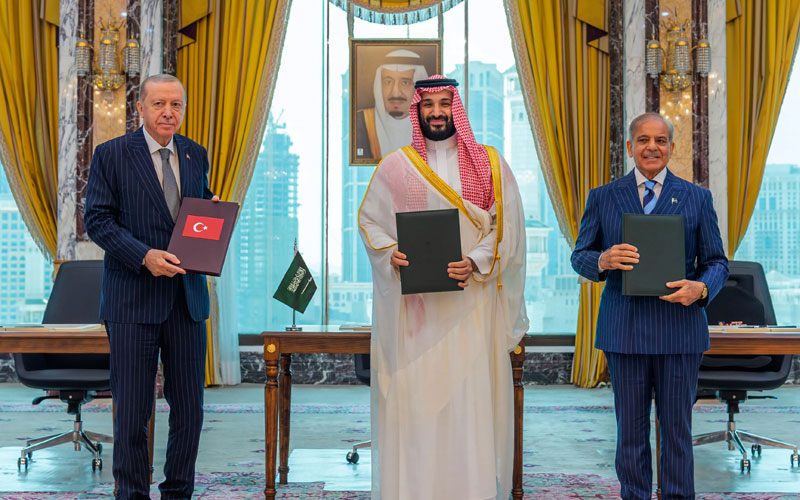 Arabia Saudita, Pakistán y Turquía firman pacto de defensa conjunta