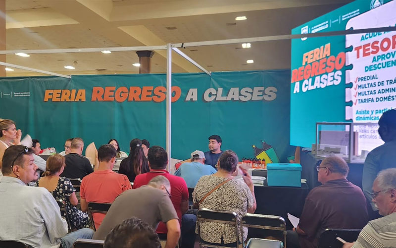 Continúa stand de Tesorería Municipal este domingo 17 en la Feria de Regreso a Clases 2025
