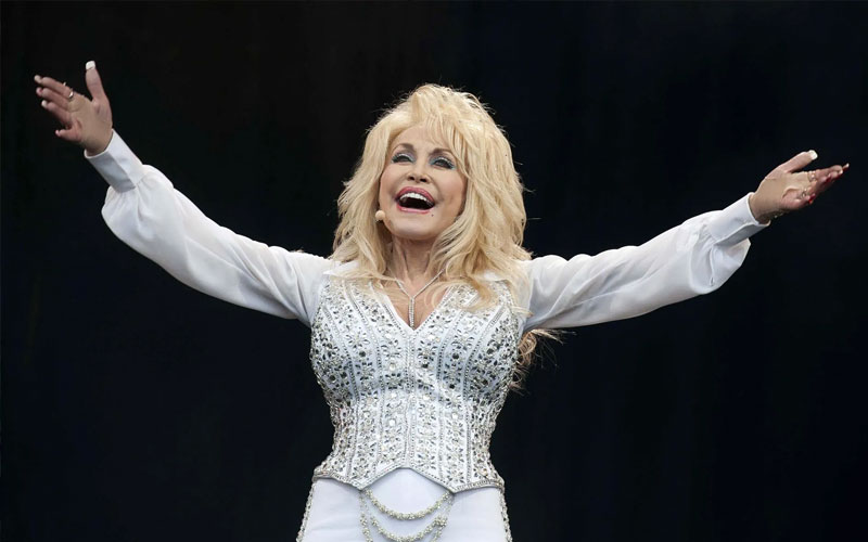 Muere Dolly Parton a los 80 años, leyenda de la música country