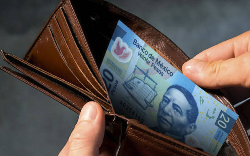 Gastos decembrinos y alza de precios golpean el bolsillo de los mexicanos en enero