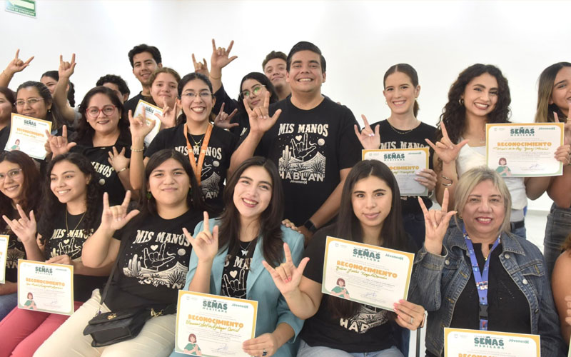 Se gradúan integrantes de sexta generación del taller de Lengua de Señas Mexicana
