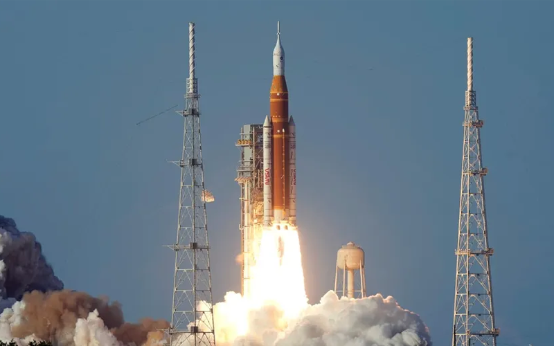 Artemis II despega rumbo a la Luna y marca nueva era en la exploración espacial