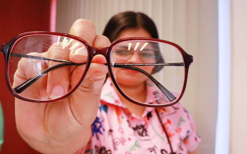 Gobierno de Sonora brinda lentes adaptados a más de mil personas en jornada Optometrista 'Poder Ver 2024'