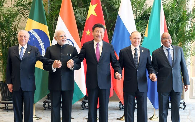 BRICS encabezan la venta de bonos del Tesoro a un año del regreso de Trump
