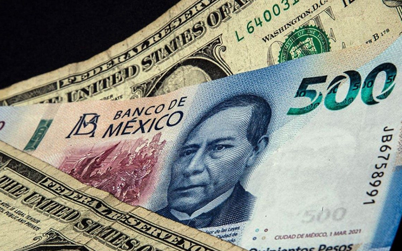 Peso mexicano se recupera frente al dólar tras pérdidas recientes