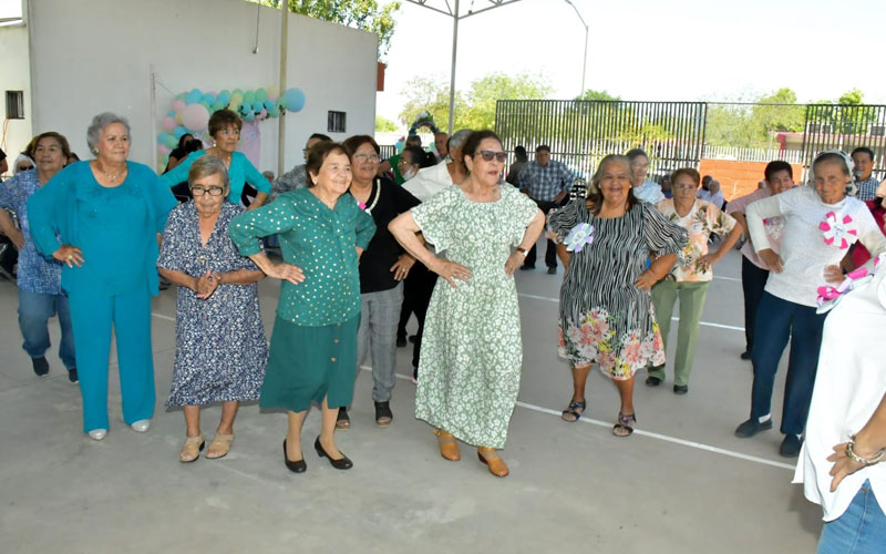 Festejan el Día de las Madres en Casa de los Abuelos en Hermosillo