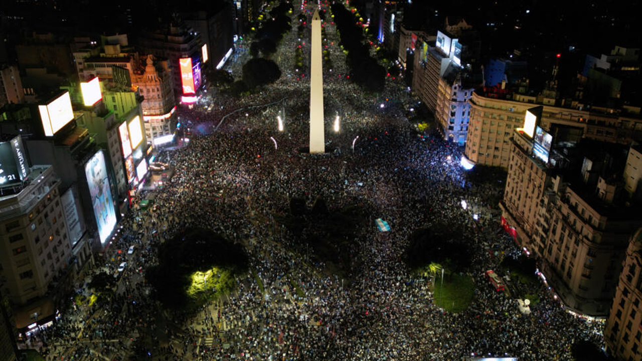 Argentina celebra pase a la final del Mundial tras vencer a Inglaterra