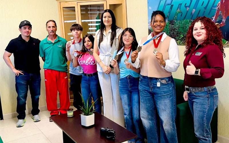 Estudiantes de la UTSLRC ganan seis medallas en torneo de taekwondo