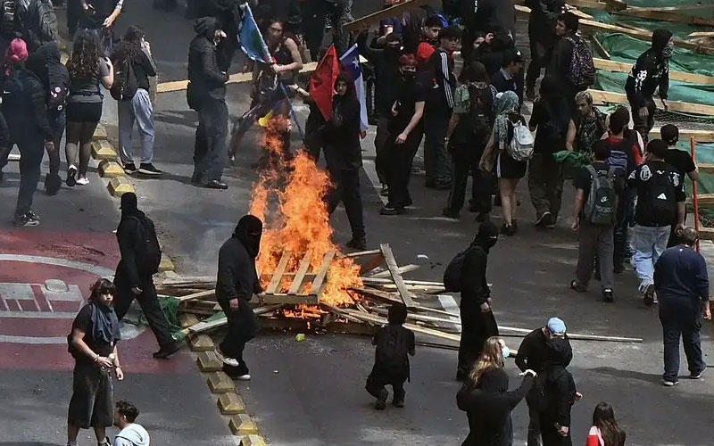 Paro nacional en Chile protesta contra posibles recortes a la educación