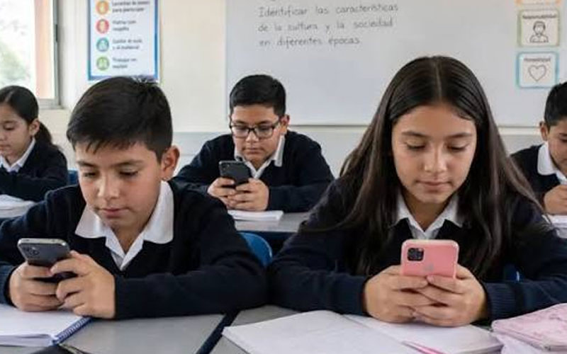 SEP abrirá debate nacional para regular el uso de redes sociales entre niños y adolescentes