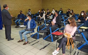 Estímulos económicos frenan la jubilación de profesores en la UNAM