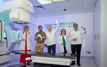 Alfonso&nbsp;Durazo anuncia proyectos hospitalarios y arranque de moderno equipo contra el cáncer