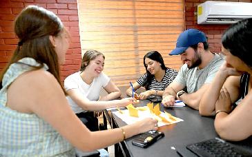 Capacitan a jóvenes hermosillenses en innovación y tecnología para resolver retos sociales