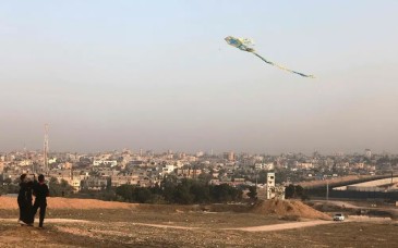 Advierten a padres de Gaza impedir que sus hijos vuelen papalotes por amenazas de Israel