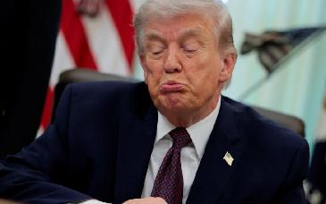 Trump minimiza acusaciones de crímenes de guerra y amenaza con devastar Irán