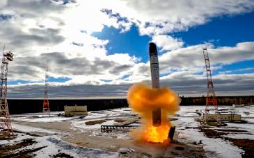 Rusia prueba con éxito misil nuclear “Sarmat”; Putin prevé incorporarlo en 2026