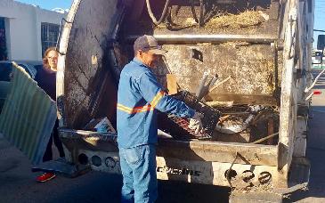 Recolecta Ayuntamiento de Hermosillo trece toneladas de cacharros en jornada de limpieza en la colonia Revolución