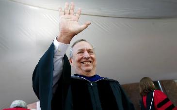 Larry Summers deja Harvard tras revelaciones por caso Epstein