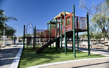 Impulsan calidad de vida en Bahía de Kino con nueva Plaza Pública, Centro de Castración y unidad vehicular