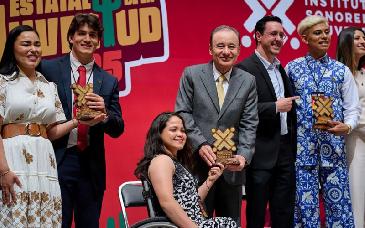 Alfonso&nbsp;Durazo anuncia aumento a 200 mil pesos del Premio Estatal de la Juventud, el más grande de México