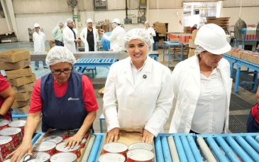 Destacan liderazgo de Sonora en producción de sardina durante visita a planta en Guaymas