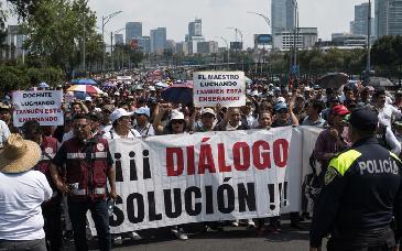 AICM restringe acceso ante posibles protestas de la CNTE