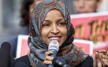 FBI y Justicia de EU realizan redada en vivienda de la congresista Ilhan Omar