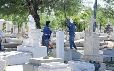 Gobierno Municipal garantiza seguridad y orden en panteones y actividades del Día de Muertos en Hermosillo