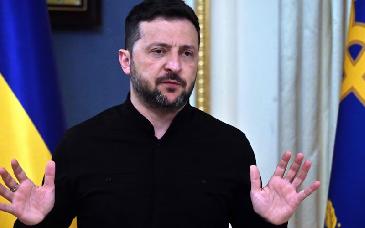 Zelensky pierde a su mano derecha: Yermak deja el cargo tras registros oficiales