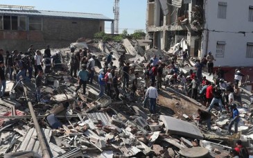Sismo de 7.4 sacude Colombia y deja 77 muertos y graves daños