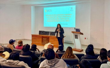 Docentes de la UES comparten experiencia hortícola en universidad de Hidalgo