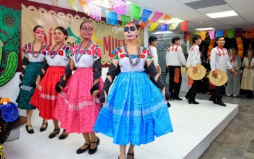 SEC promueve actividades escolares para preservar las tradiciones del Día de Muertos