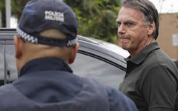Bolsonaro es hospitalizado tras crisis de salud durante arresto domiciliario
