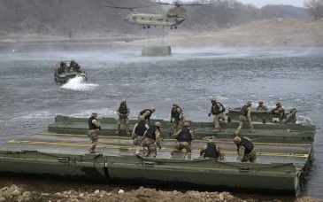 Corea del Sur y EU adelantan el cierre de sus maniobras militares conjuntas