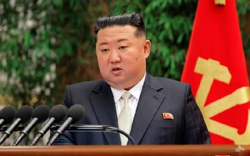 Kim amenaza con “destruir” Corea del Sur y refuerza su arsenal nuclear
