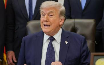 Trump descarta usar armas nucleares contra Irán pero advierte: “el reloj corre”