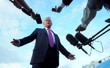 Trump evalúa acción militar contra Venezuela en medio de creciente presión interna y despliegue militar