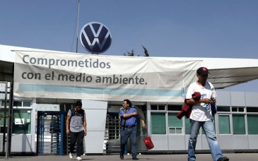 Volkswagen México propone aumento global de 10.04% y evita huelga en Puebla