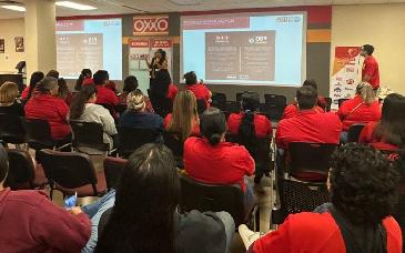 SSP capacita a más de 150 líderes de OXXO para prevenir extorsiones en Sonora