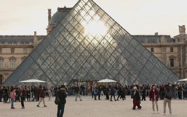 Detienen al cuarto integrante del robo de joyas de la corona francesa en el Louvre