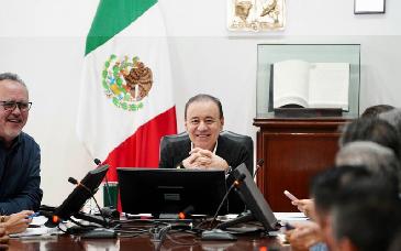 Alfonso&nbsp;Durazo refrenda respaldo al sector pesquero y anuncia entrega de 300 motores en el sur de Sonora