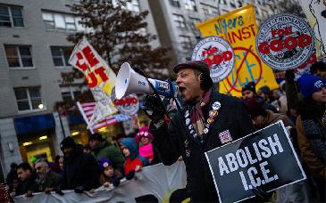 Alcalde de NY pide abolir el ICE tras muerte de civiles en operativos